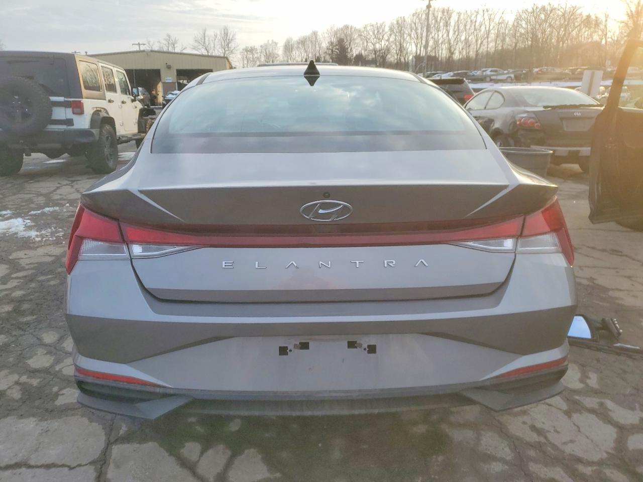 2021 HYUNDAI ELANTRA SE photo 6