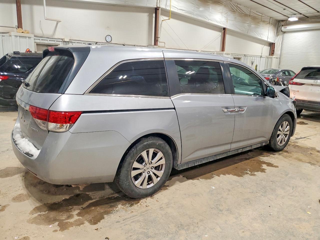 2016 HONDA ODYSSEY SE photo 3