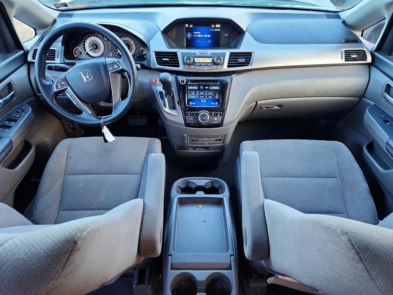2016 HONDA ODYSSEY SE photo 8