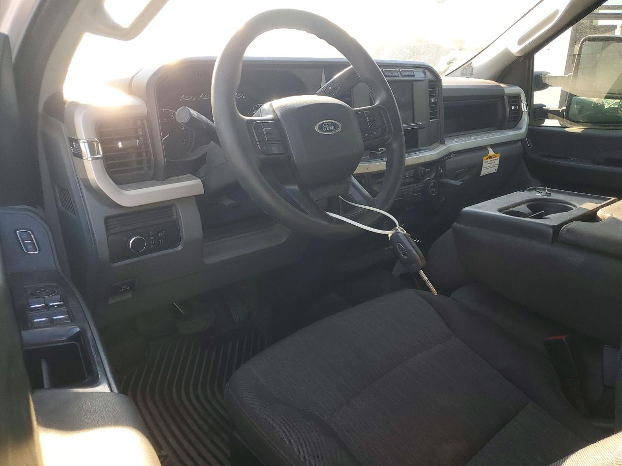 2023 FORD F550 TRUCK CAB AND CHASSIS photo 8