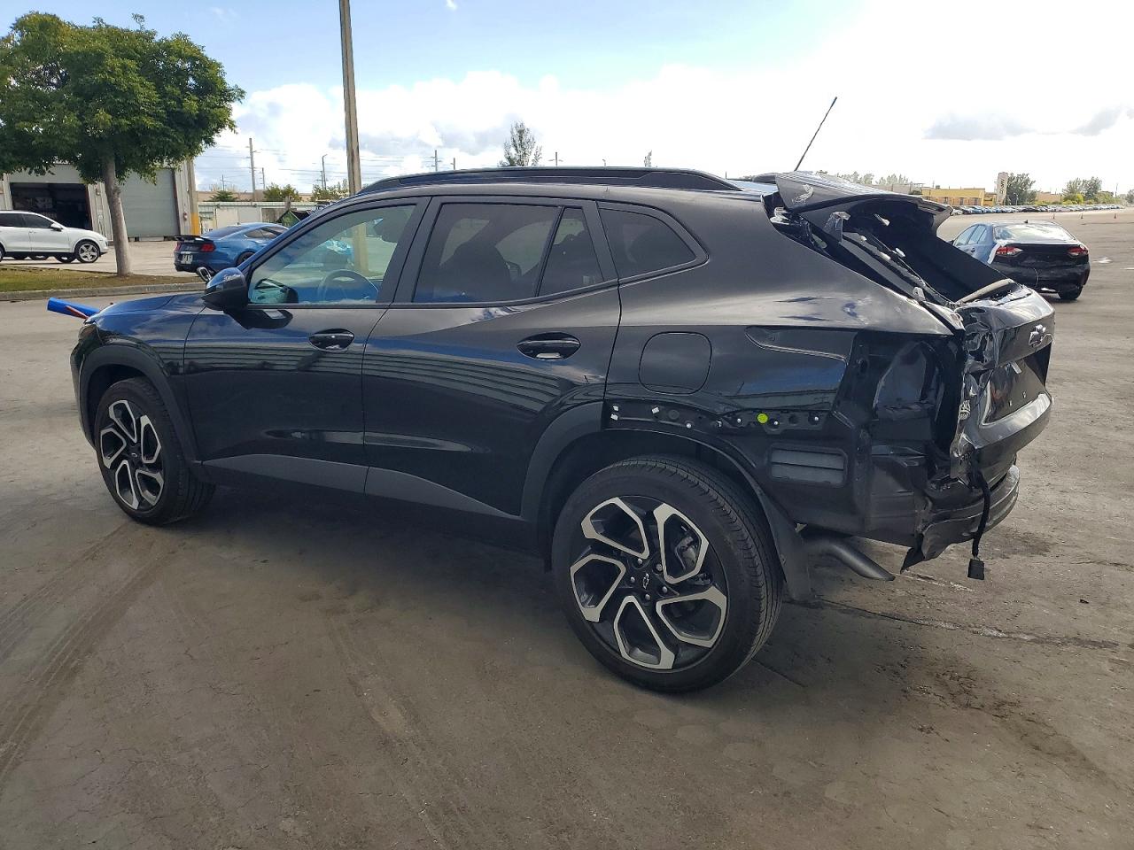 2025 CHEVROLET TRAX 2RS photo 2