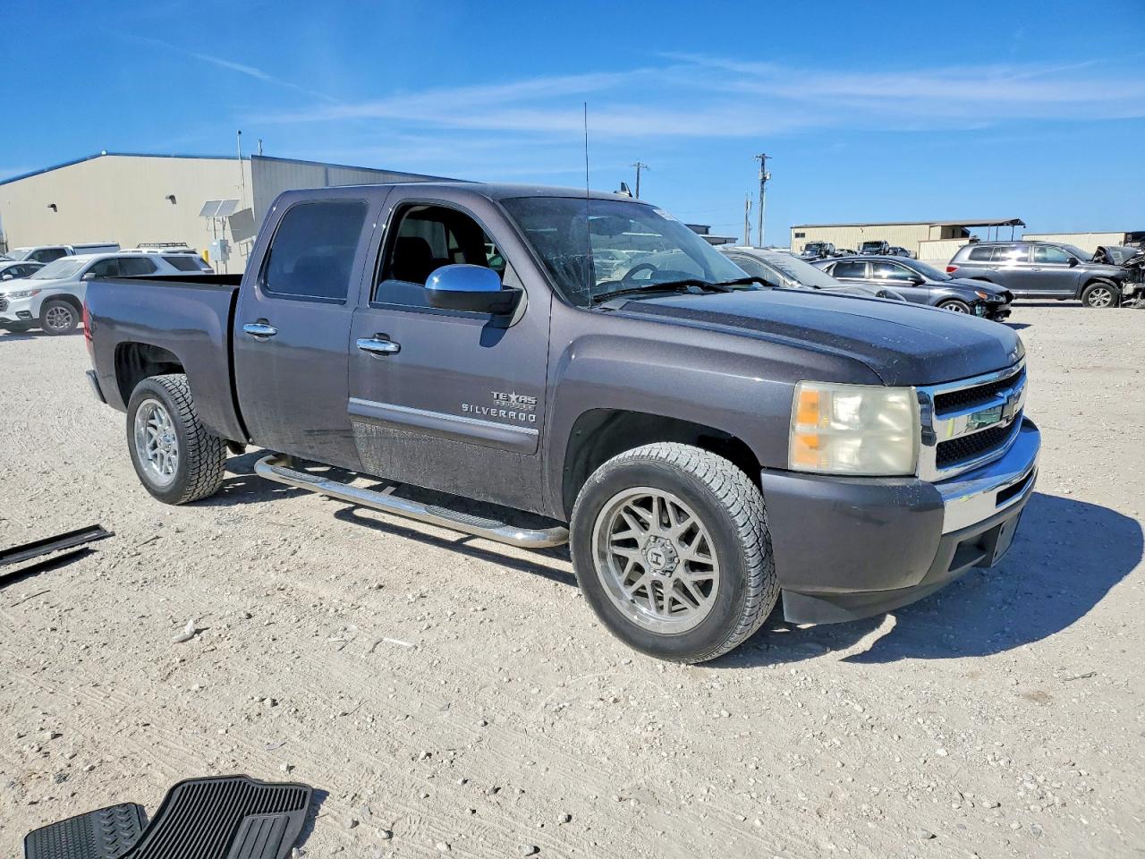 2010 CHEVROLET SILVERADO C1500 LT photo 4