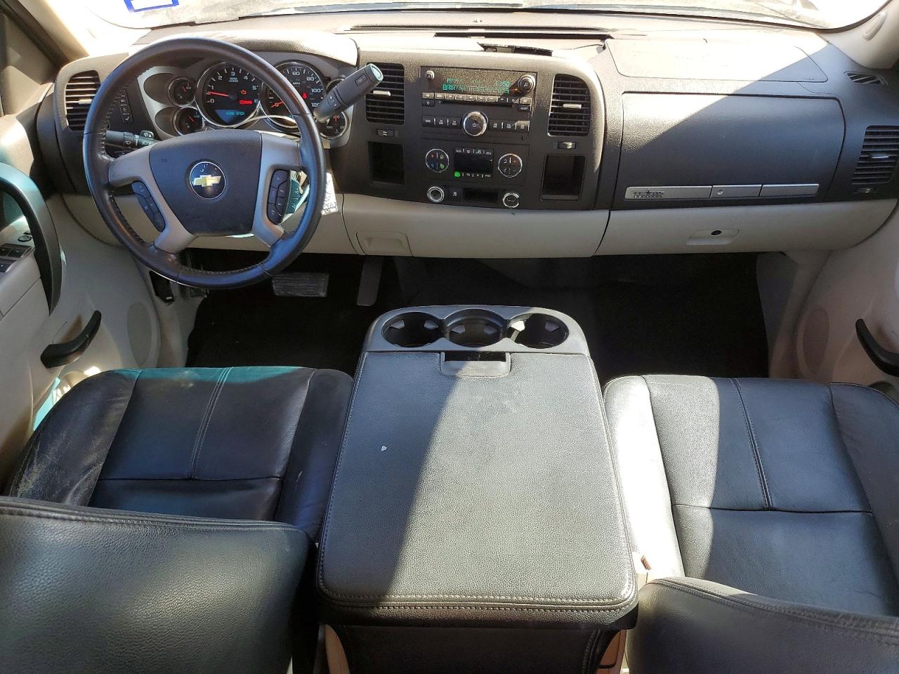 2010 CHEVROLET SILVERADO C1500 LT photo 8