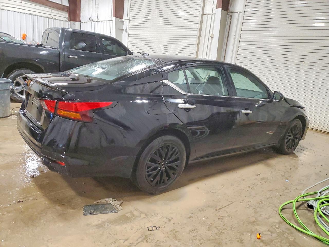 2025 NISSAN ALTIMA SV photo 3