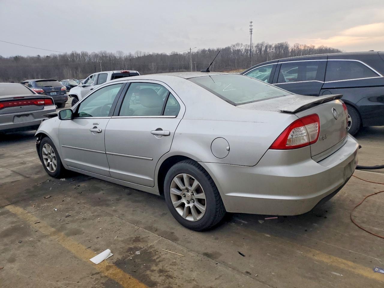 2009 MERCURY MILAN photo 2