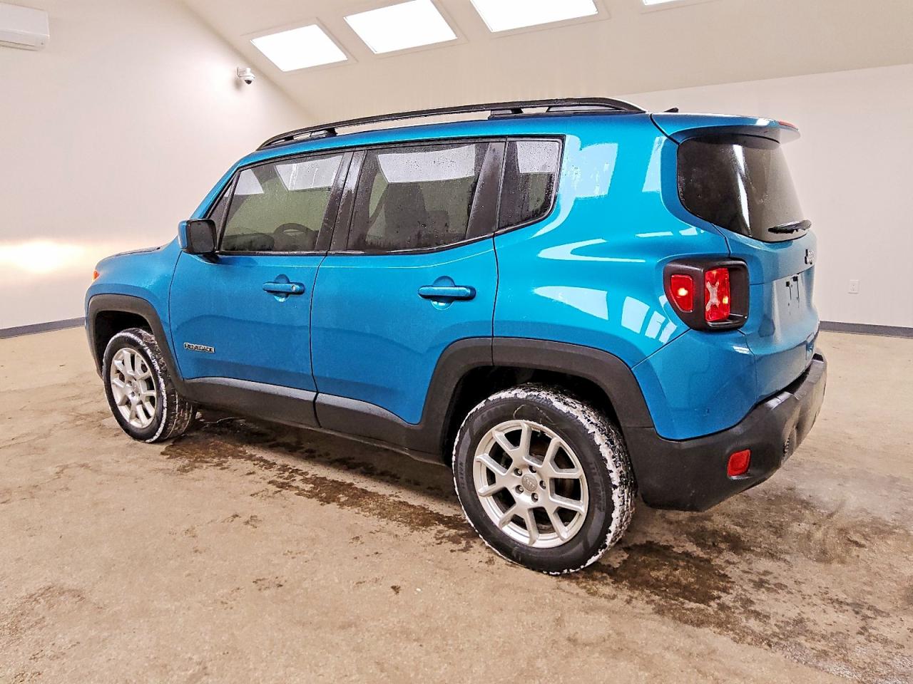 2019 JEEP RENEGADE LATITUDE photo 2