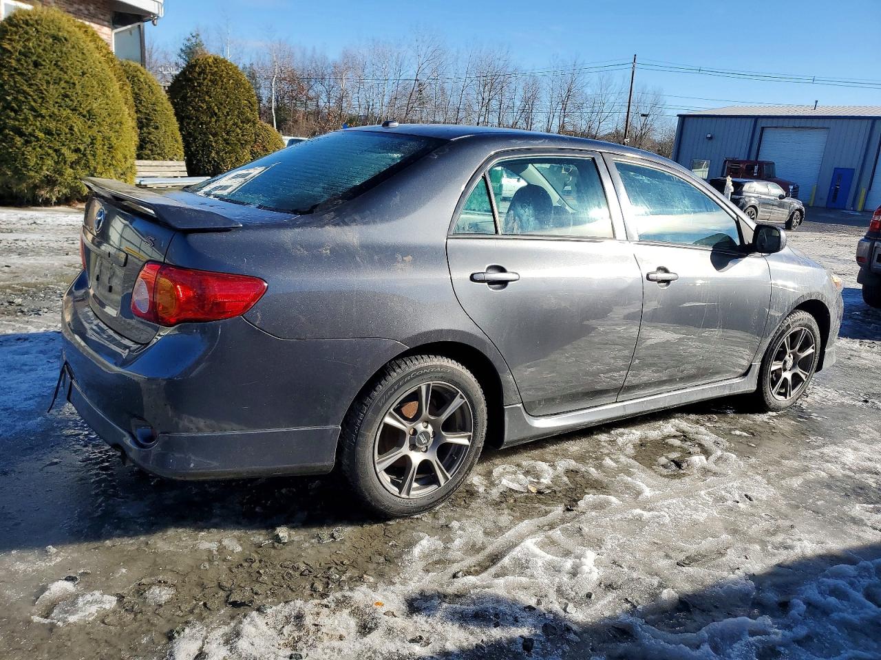 2010 TOYOTA COROLLA BASE photo 3