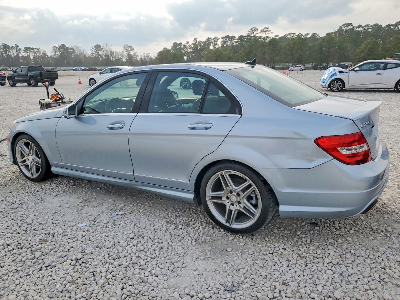 2013 MERCEDES-BENZ C 250 photo 2