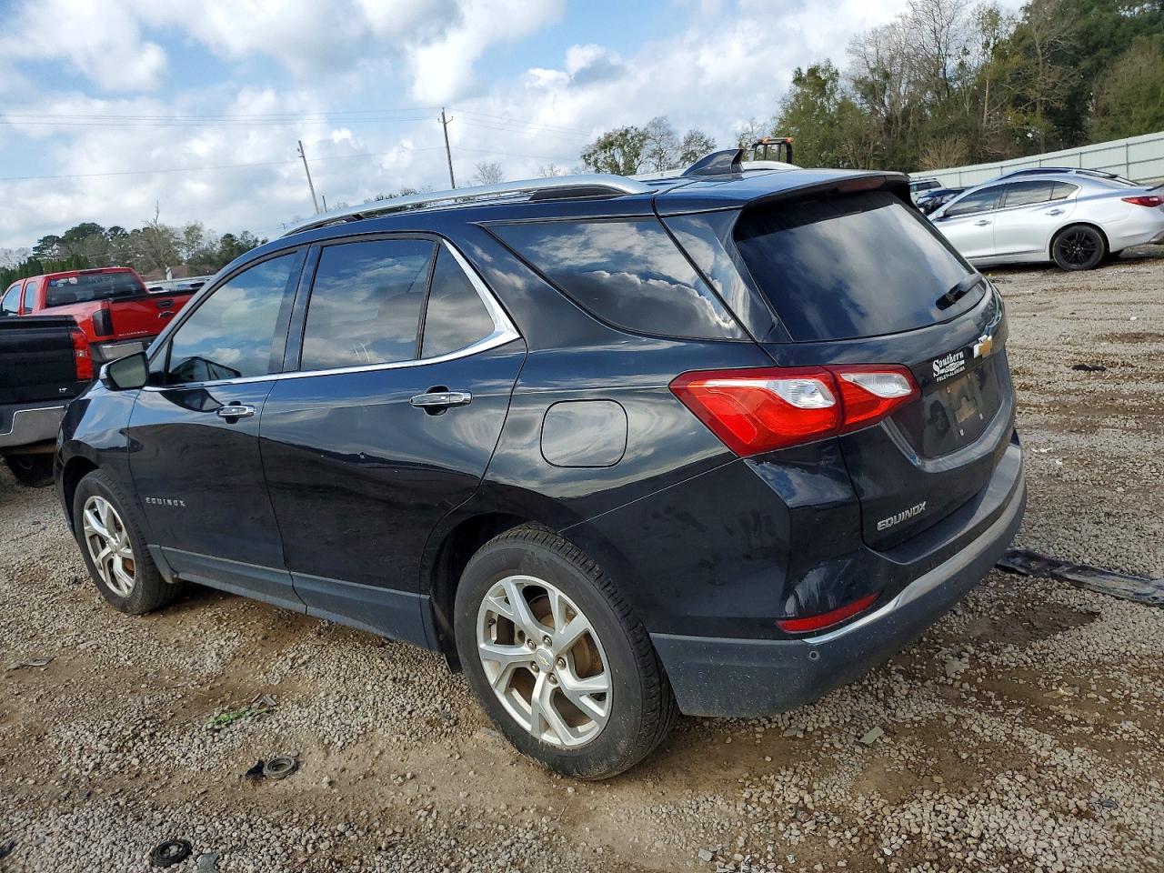 2018 CHEVROLET EQUINOX PREMIER photo 2