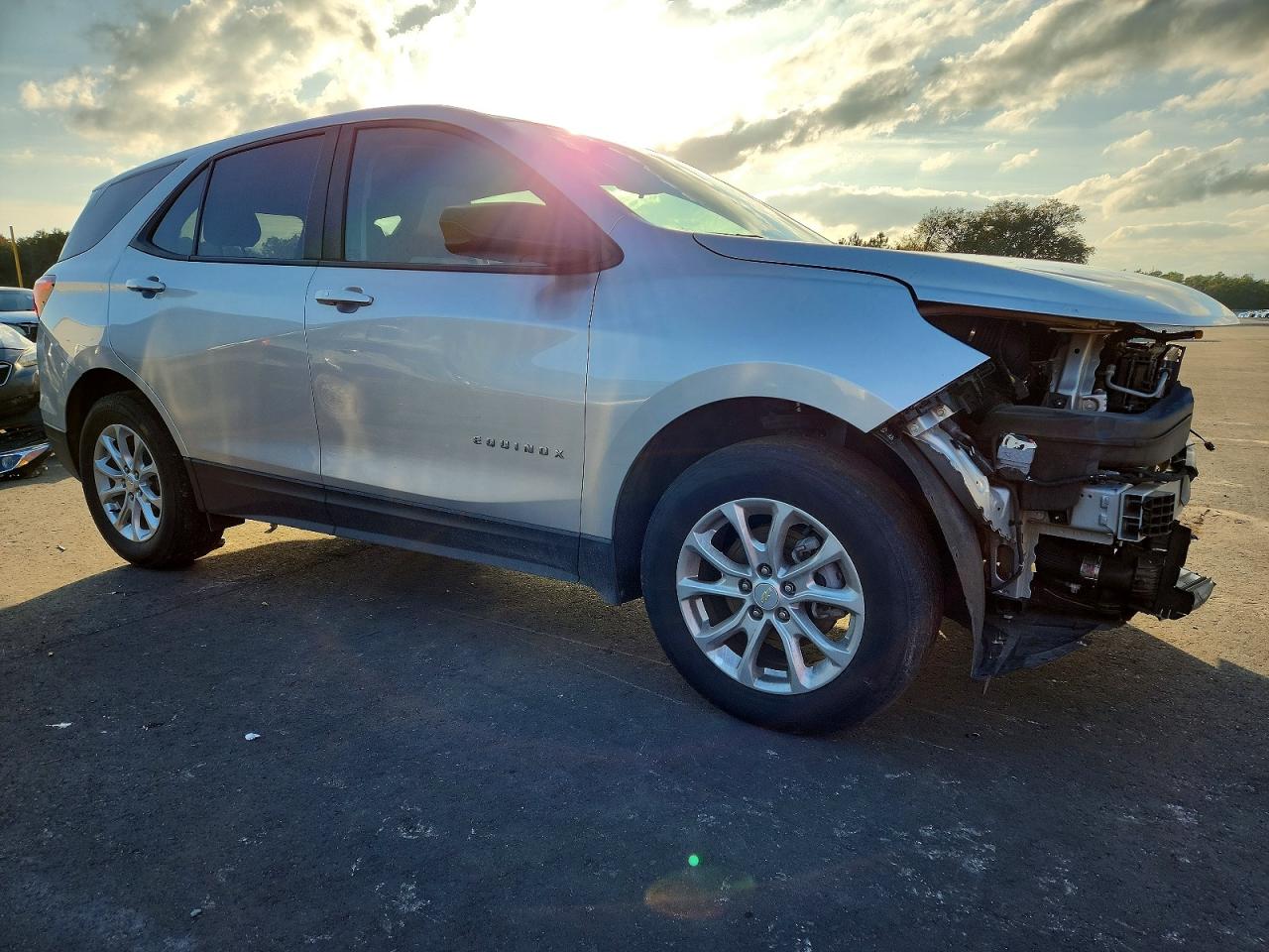 2021 CHEVROLET EQUINOX LS photo 4