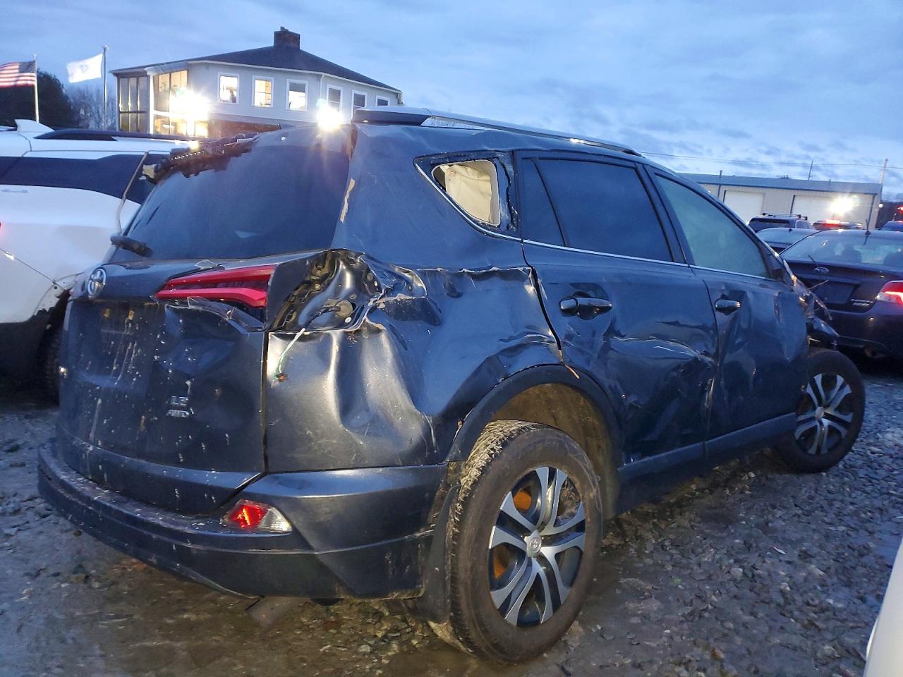2017 TOYOTA RAV4 LE photo 3