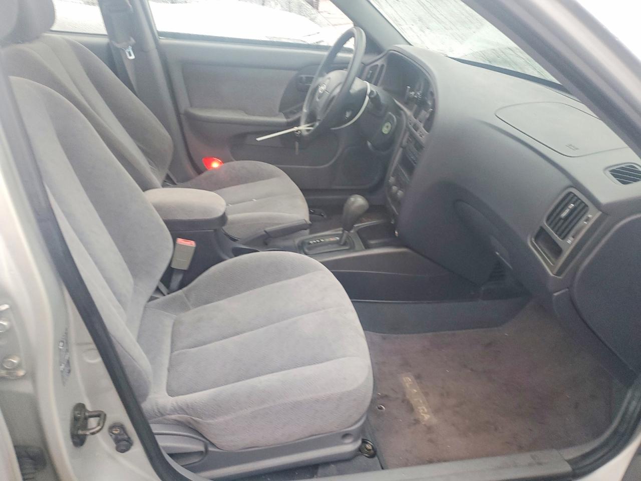 2004 HYUNDAI ELANTRA GLS photo 7