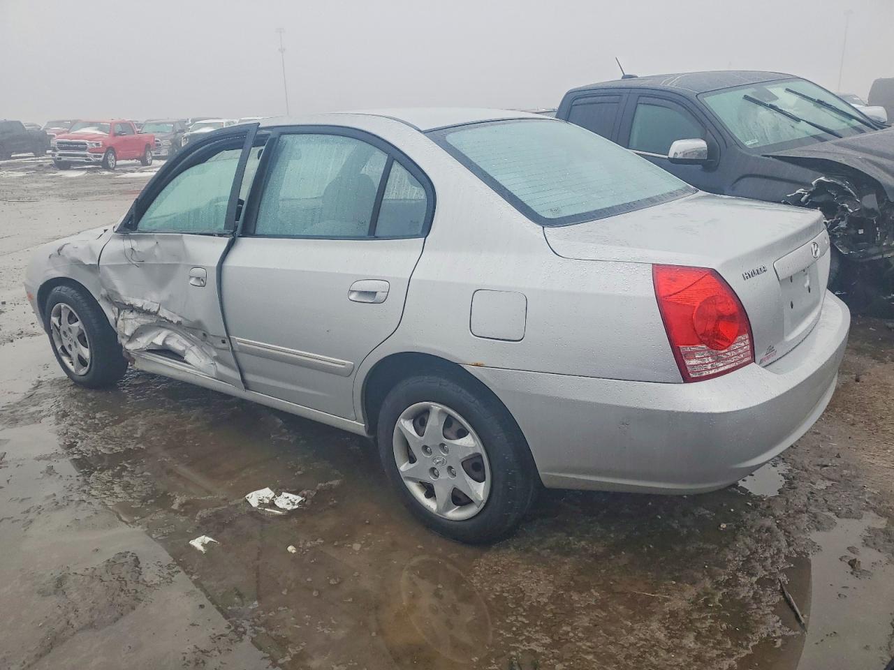 2004 HYUNDAI ELANTRA GLS photo 2
