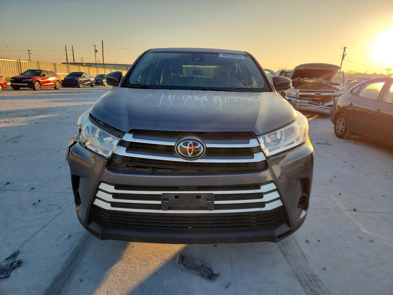 2019 TOYOTA HIGHLANDER LE photo 5