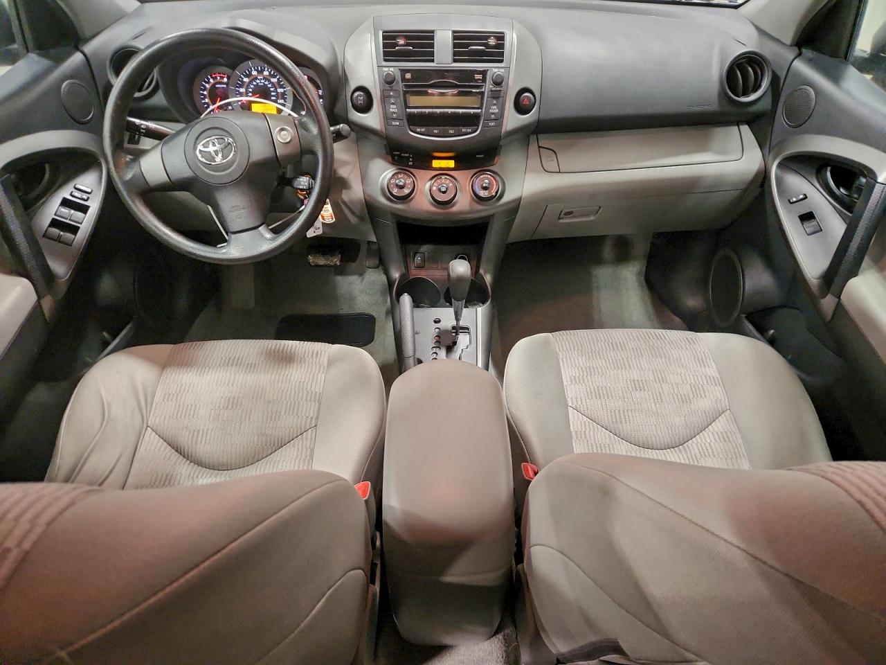 2011 TOYOTA RAV4 photo 8