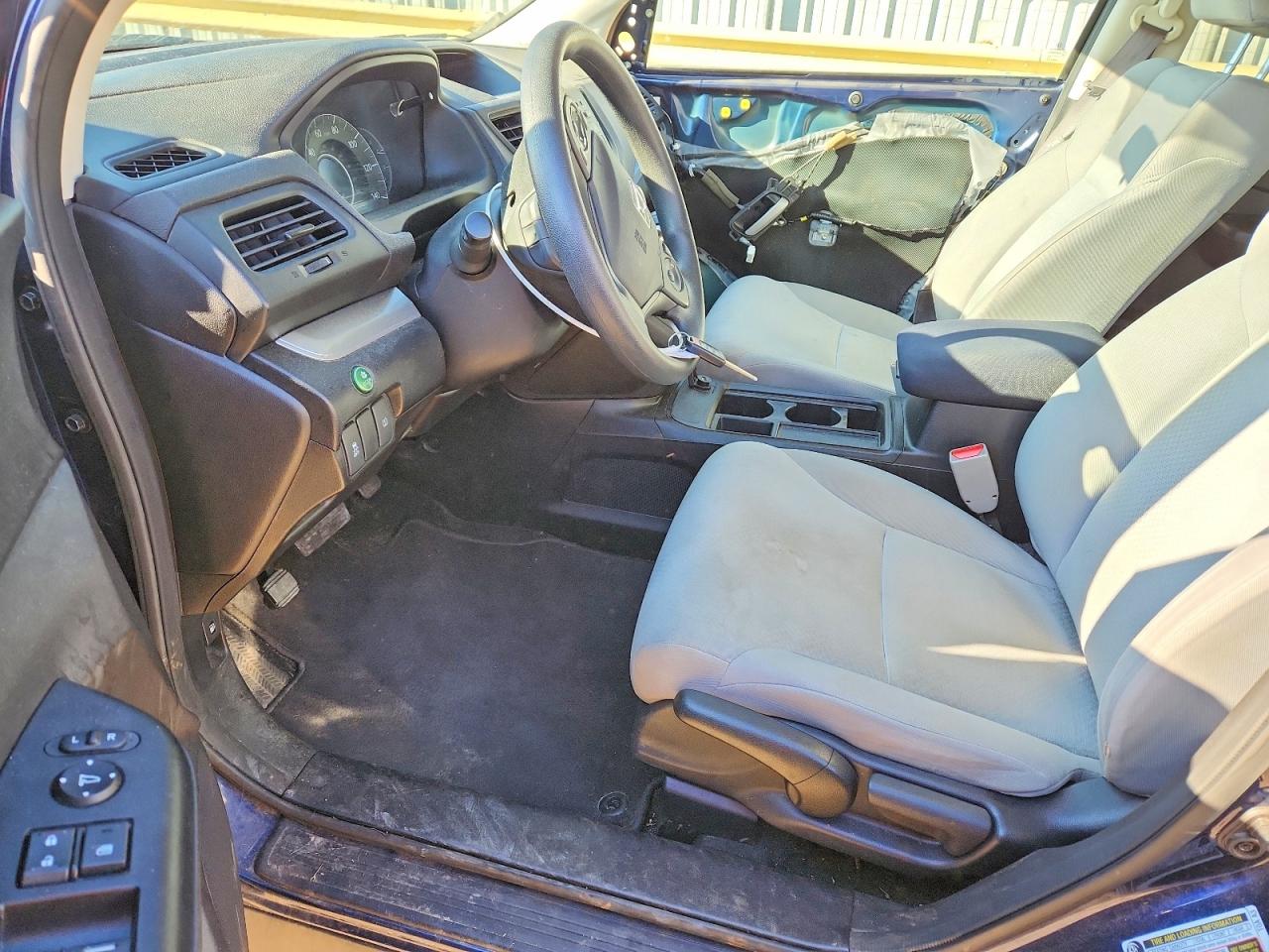 2015 HONDA CR-V LX photo 7