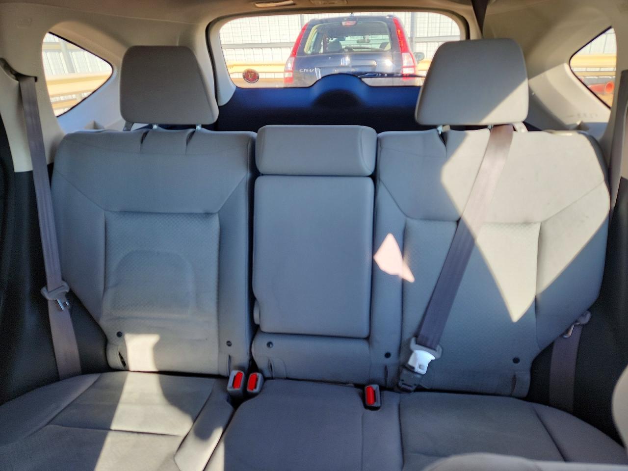 2015 HONDA CR-V LX photo 10