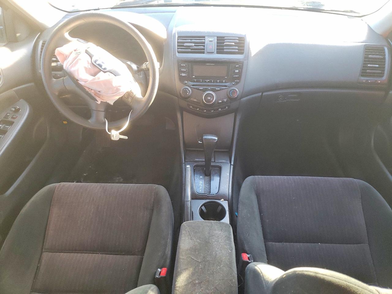 2005 HONDA ACCORD LX photo 8