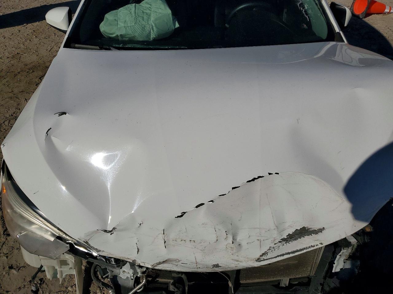 2015 TOYOTA CAMRY LE photo 11