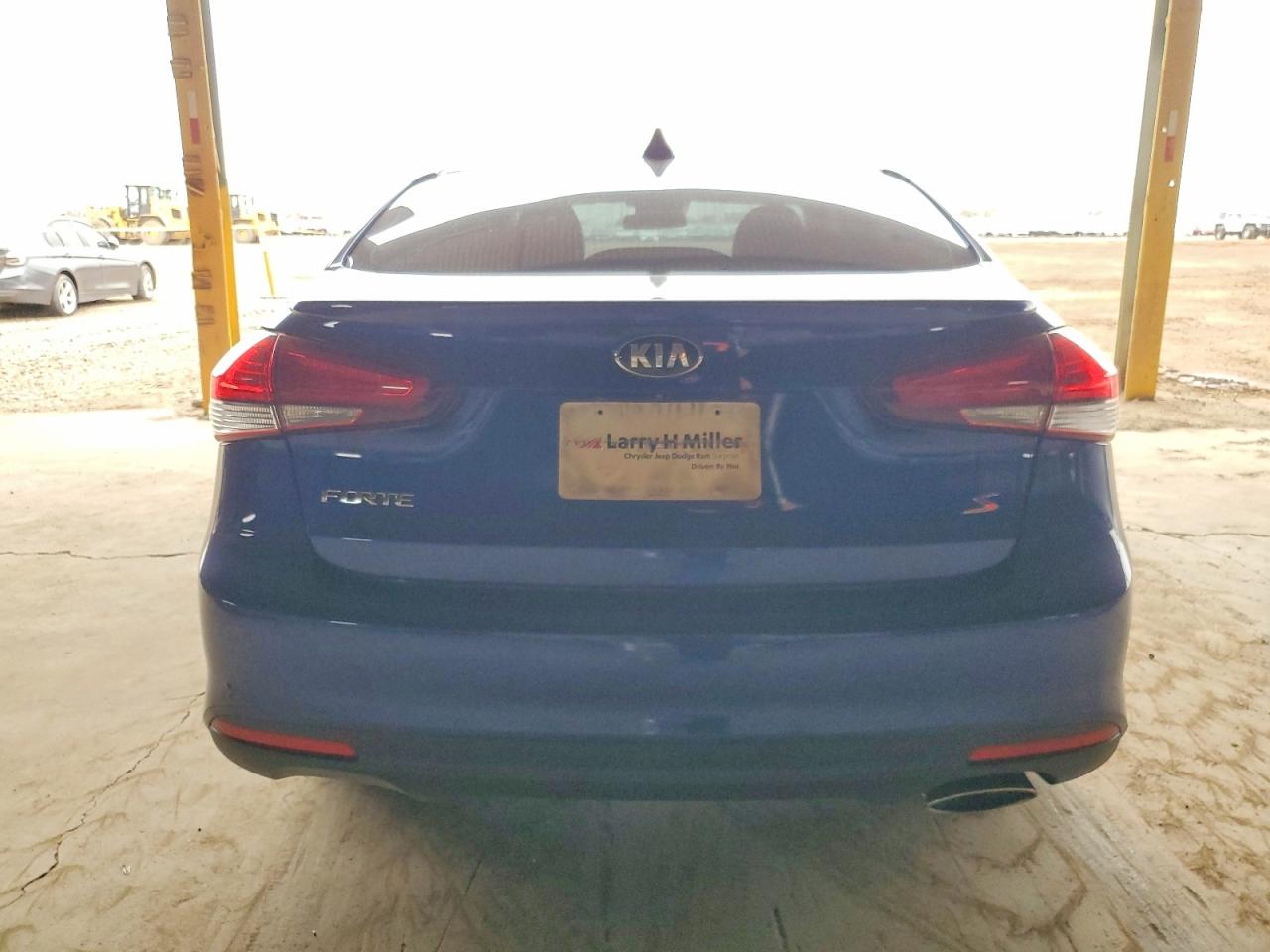 2017 KIA FORTE LX photo 11