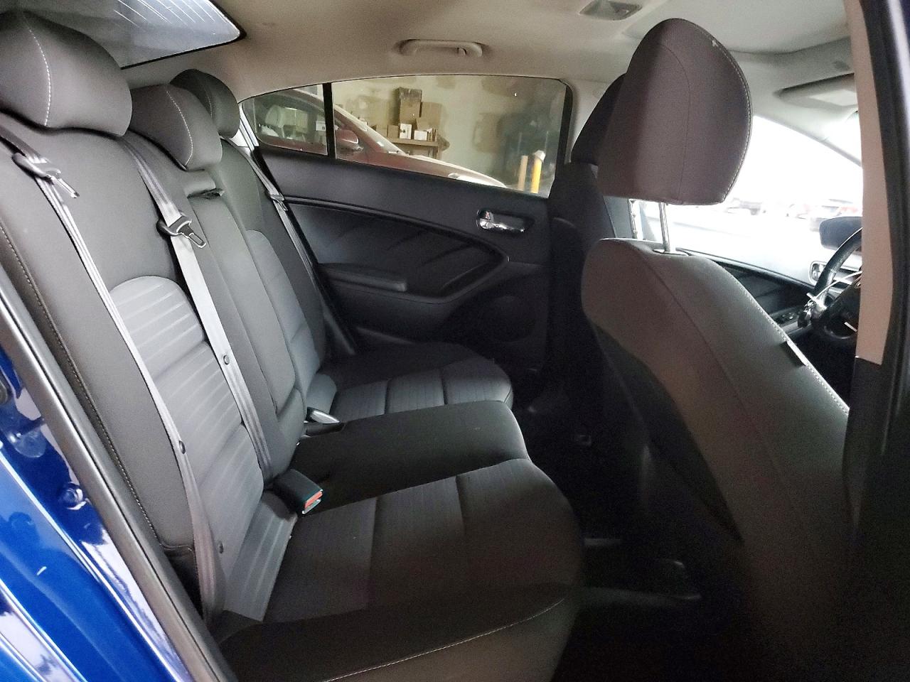 2017 KIA FORTE LX photo 19