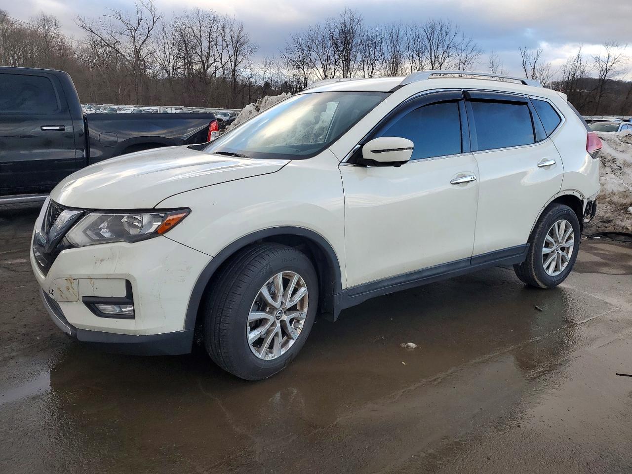 2017 NISSAN ROGUE