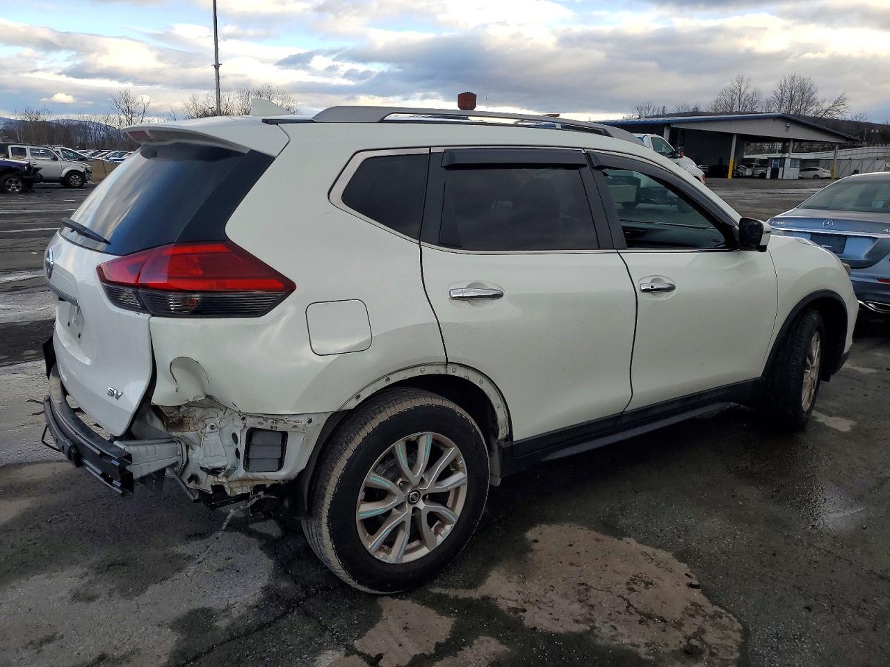 2017 NISSAN ROGUE S photo 3