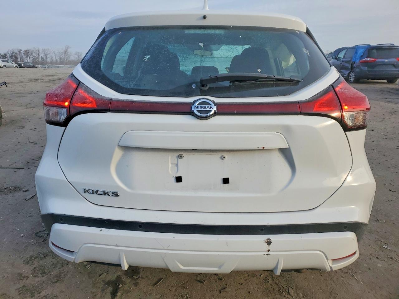 2021 NISSAN KICKS S photo 6