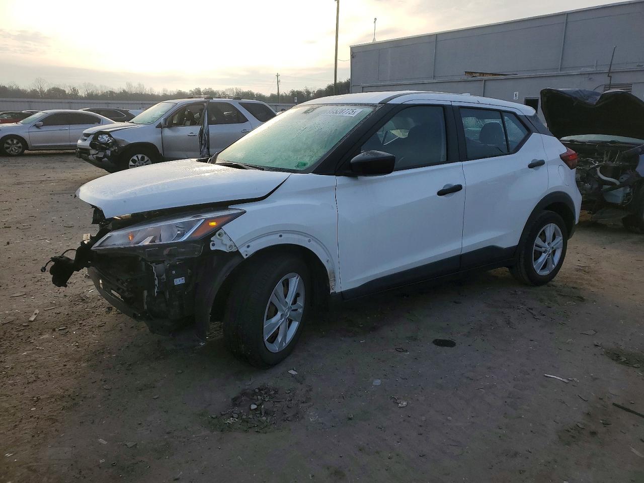 2021 NISSAN KICKS
