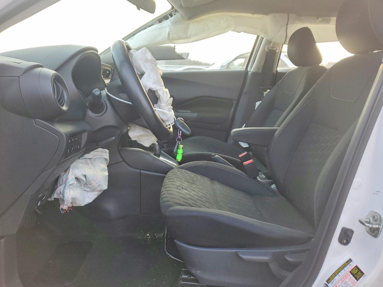2021 NISSAN KICKS S photo 7