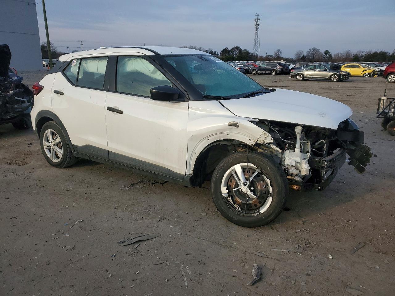 2021 NISSAN KICKS S photo 4
