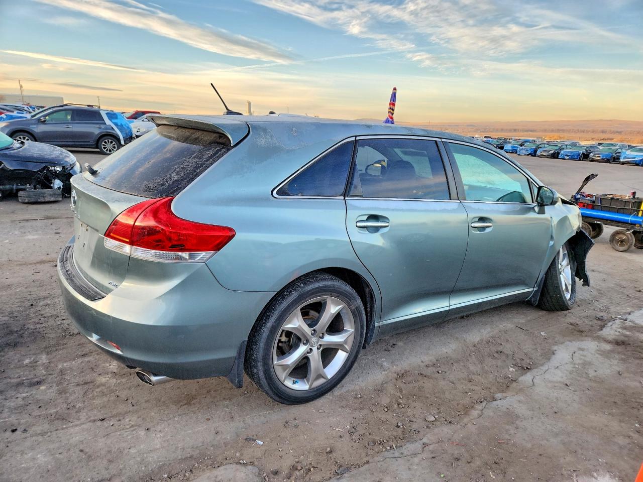 2010 TOYOTA VENZA photo 3