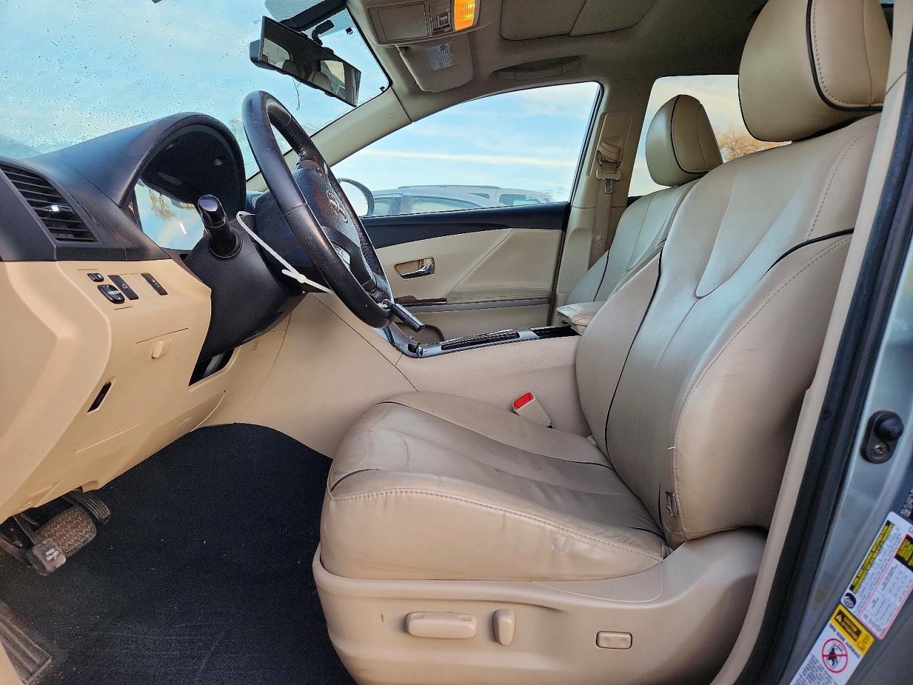 2010 TOYOTA VENZA photo 7