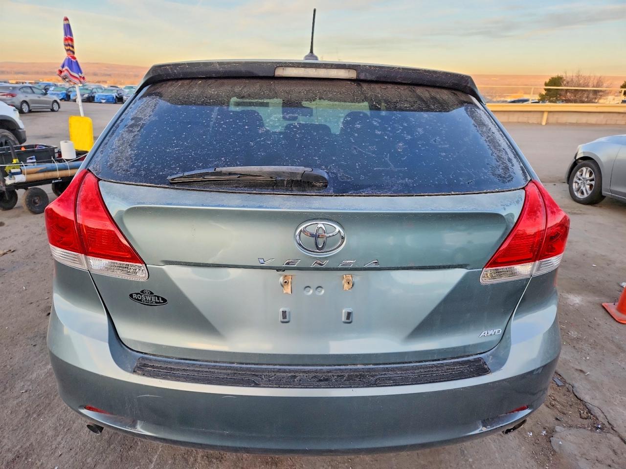 2010 TOYOTA VENZA photo 6
