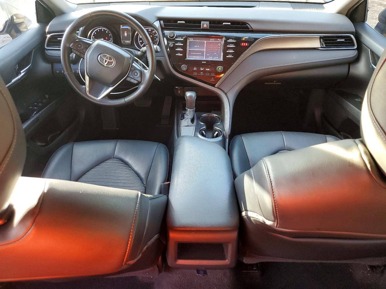 2020 TOYOTA CAMRY SE photo 8