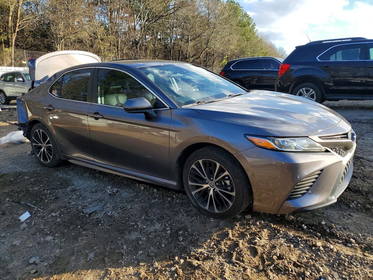 2020 TOYOTA CAMRY SE photo 4