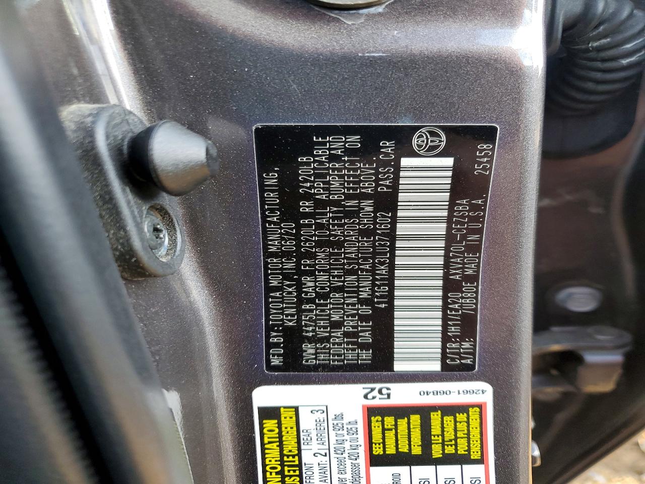 2020 TOYOTA CAMRY SE photo 12
