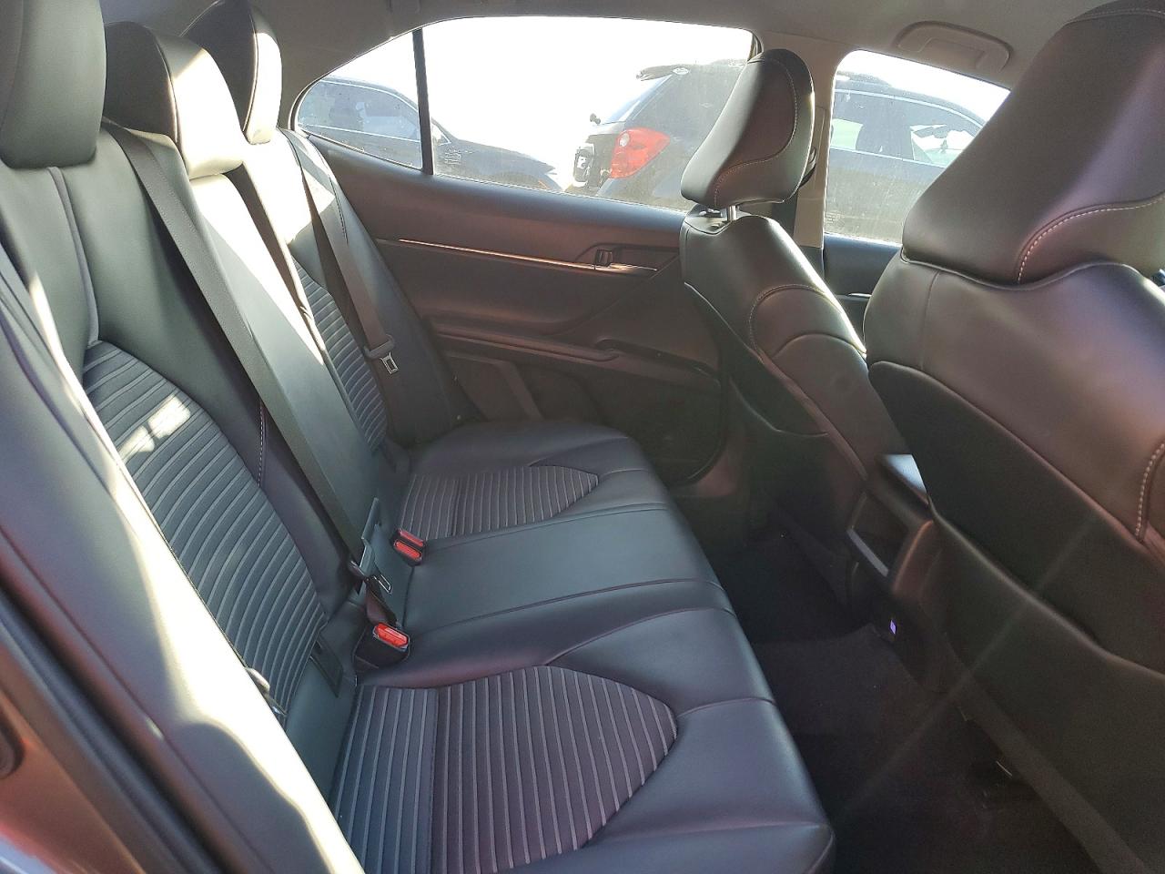2020 TOYOTA CAMRY SE photo 10