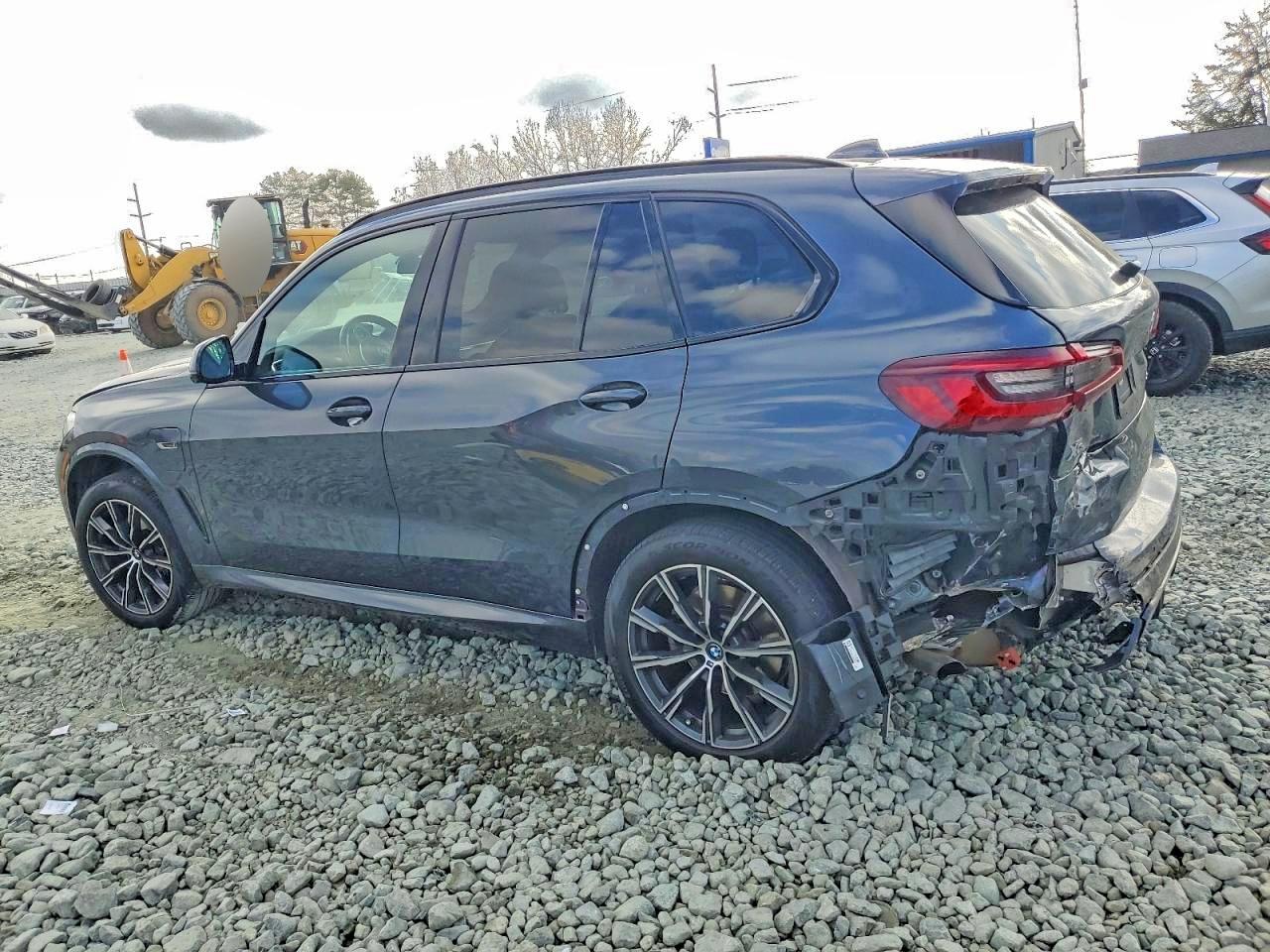 2022 BMW X5 XDRIVE45E photo 2