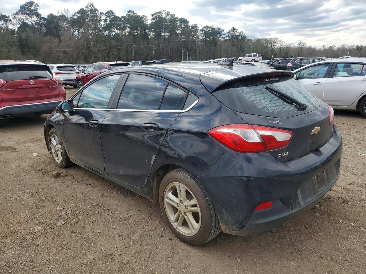 2017 CHEVROLET CRUZE LT photo 2
