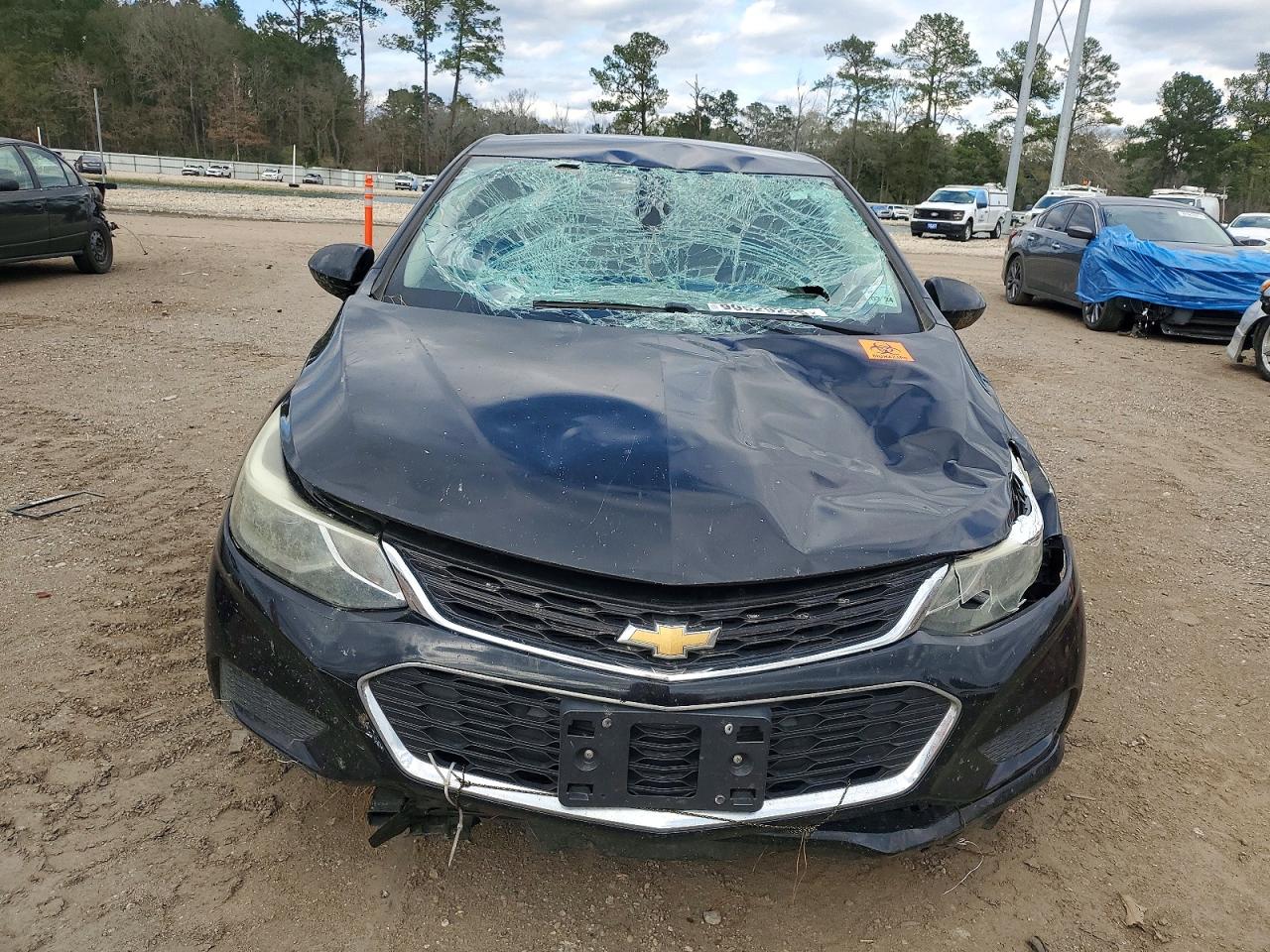 2017 CHEVROLET CRUZE LT photo 5