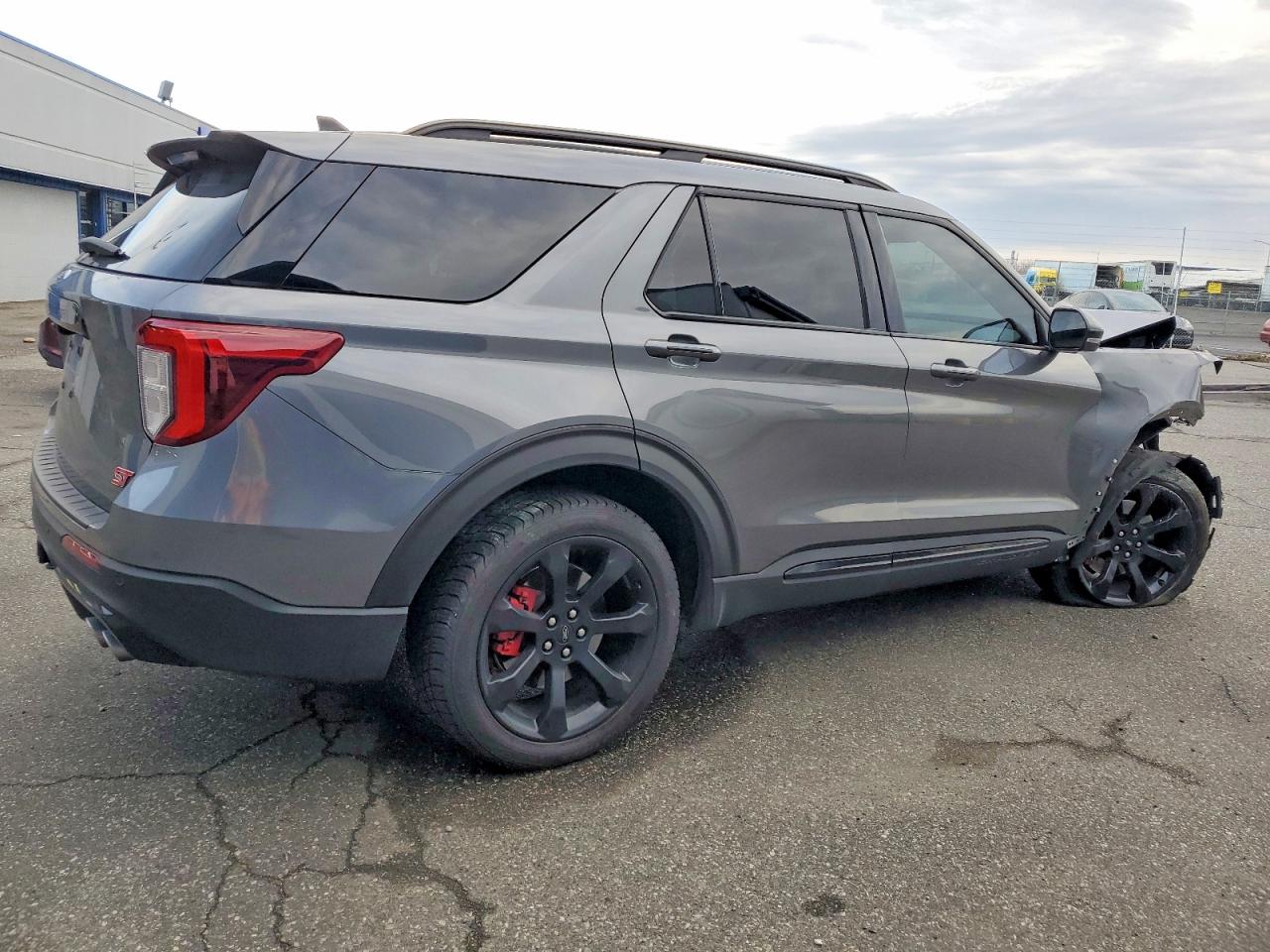 2023 FORD EXPLORER ST photo 5