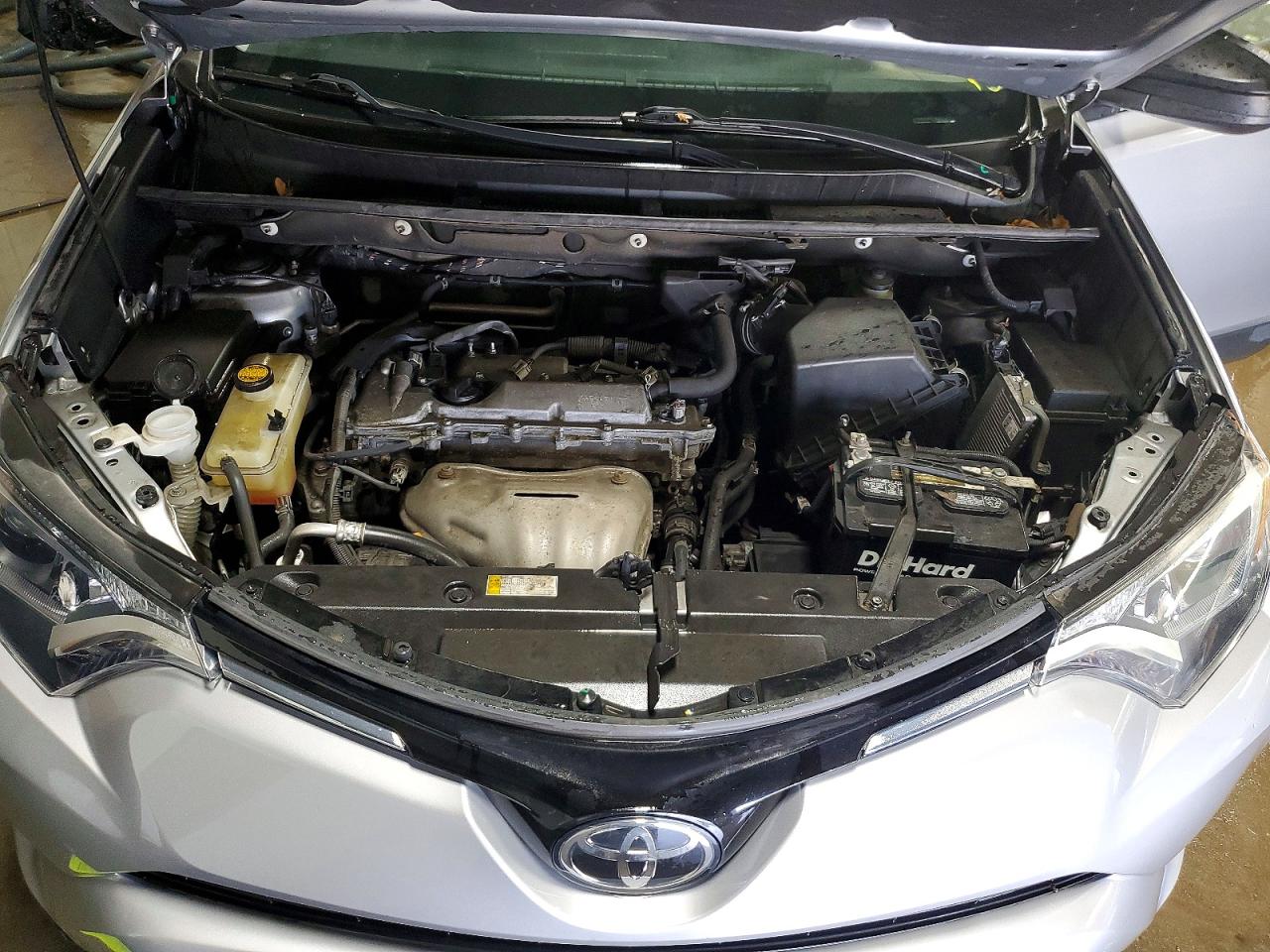 2018 TOYOTA RAV4 LE photo 11
