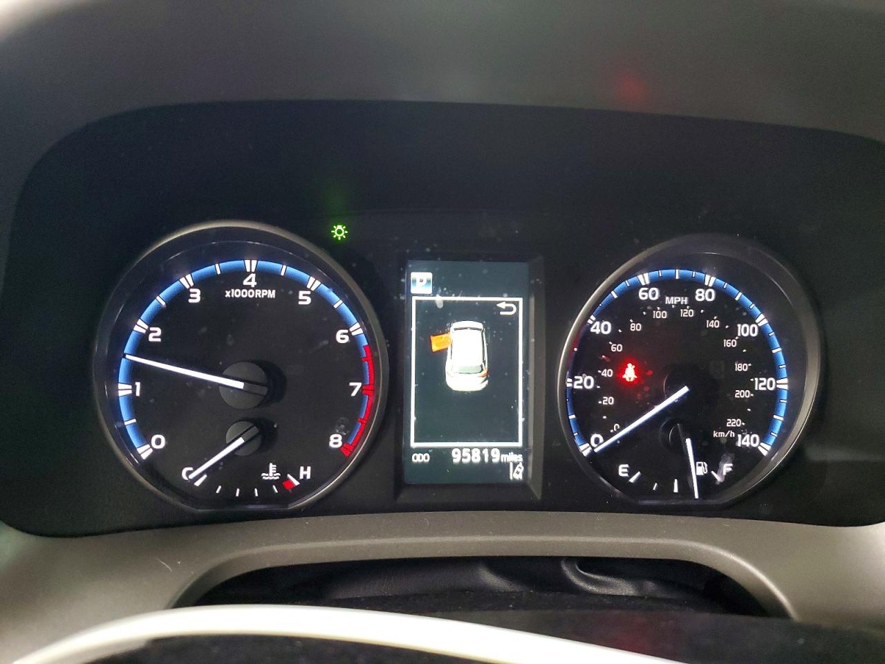 2018 TOYOTA RAV4 LE photo 9