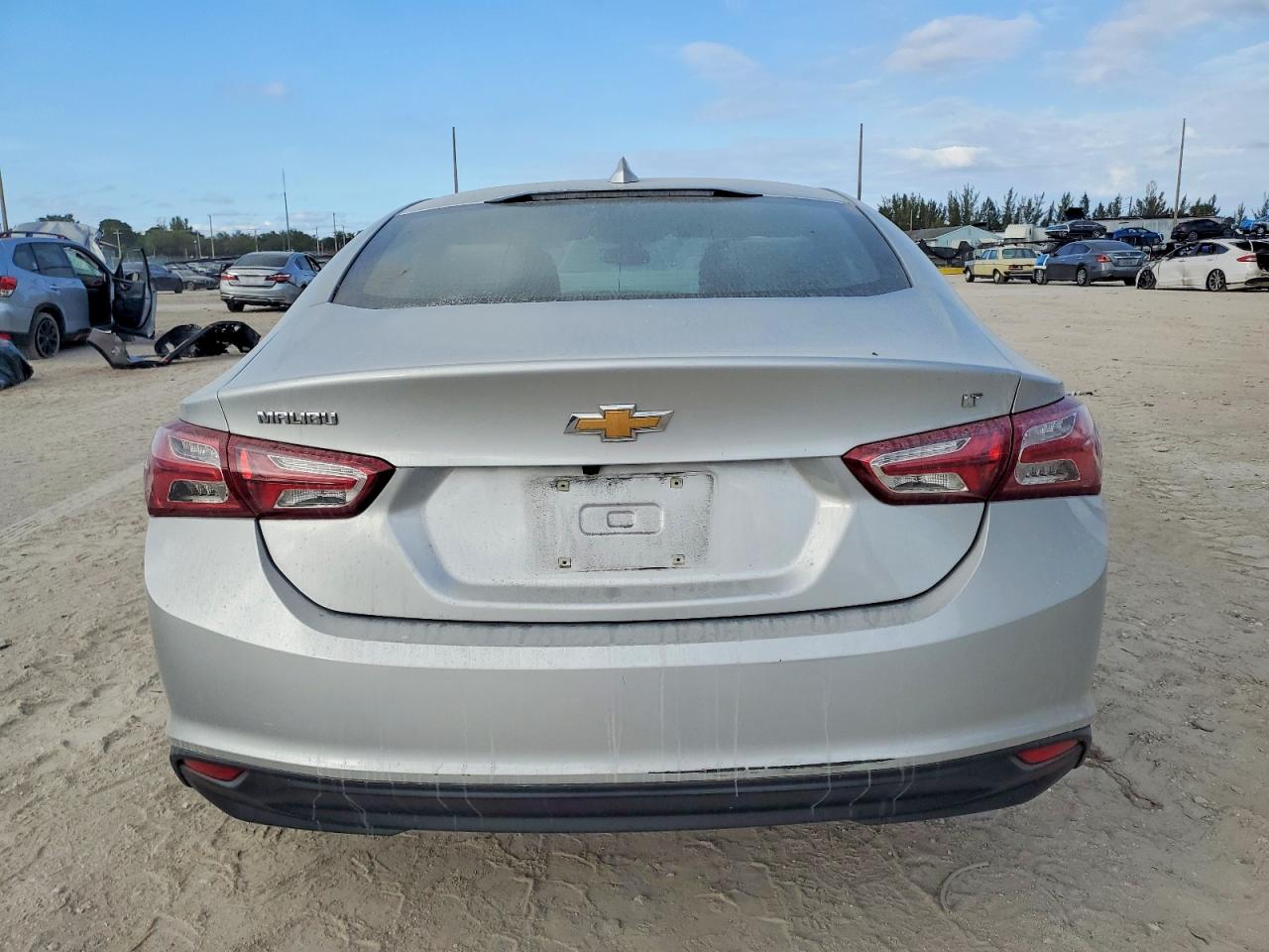 2022 CHEVROLET MALIBU LT photo 6
