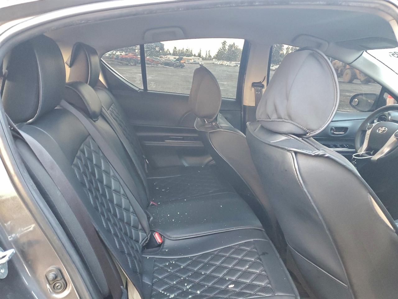 2015 TOYOTA PRIUS C photo 19