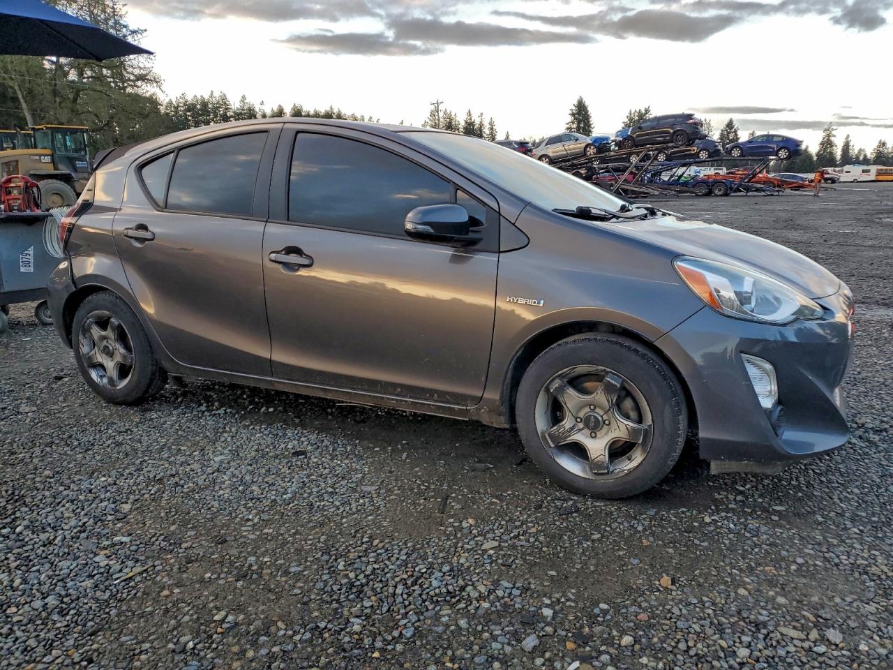 2015 TOYOTA PRIUS C photo 7