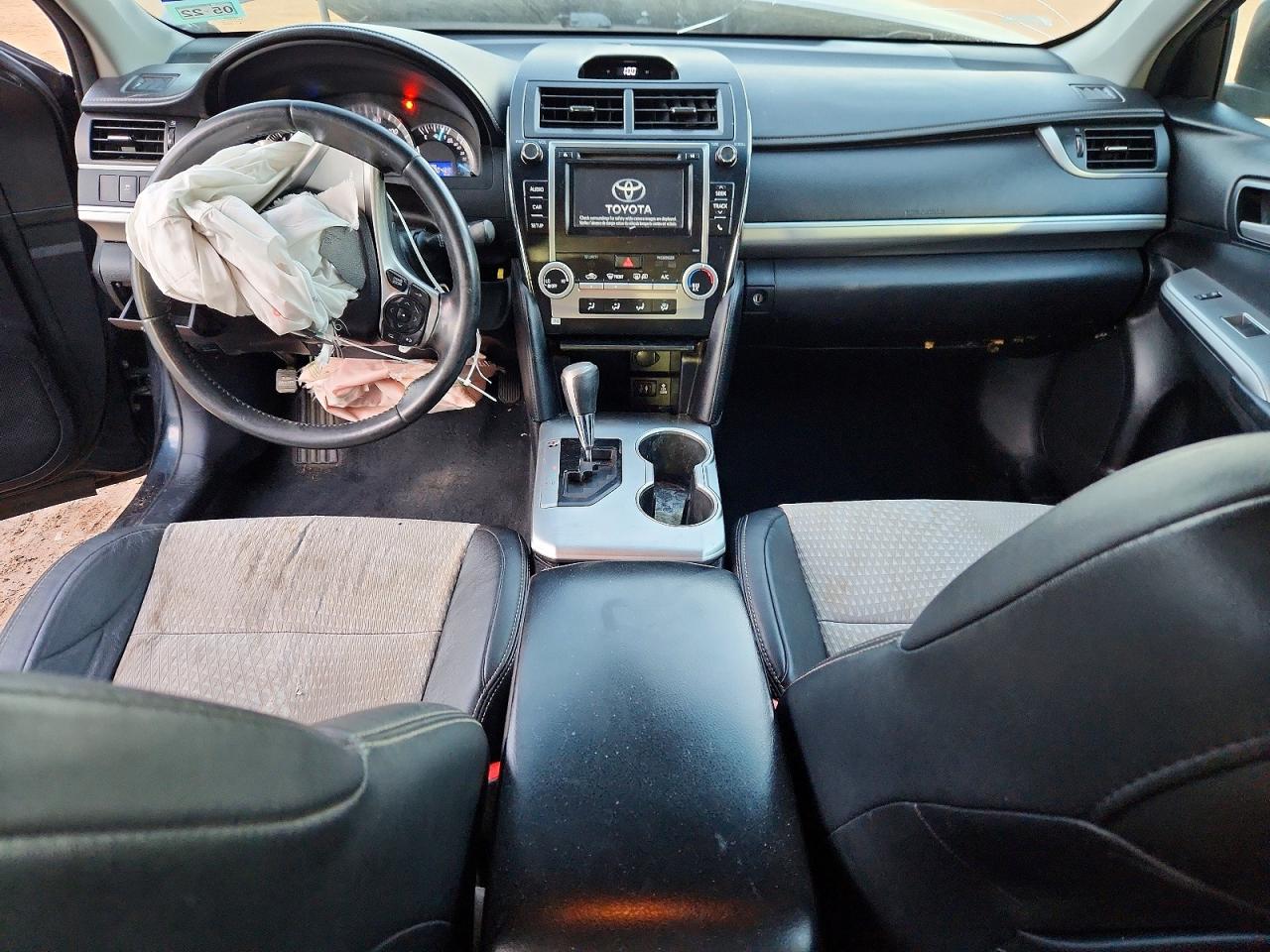 2014 TOYOTA CAMRY L photo 22