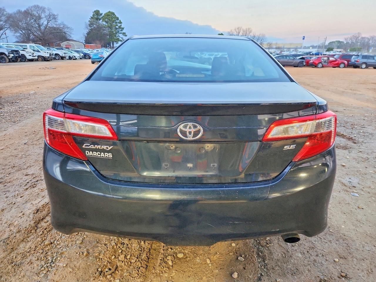 2014 TOYOTA CAMRY L photo 16