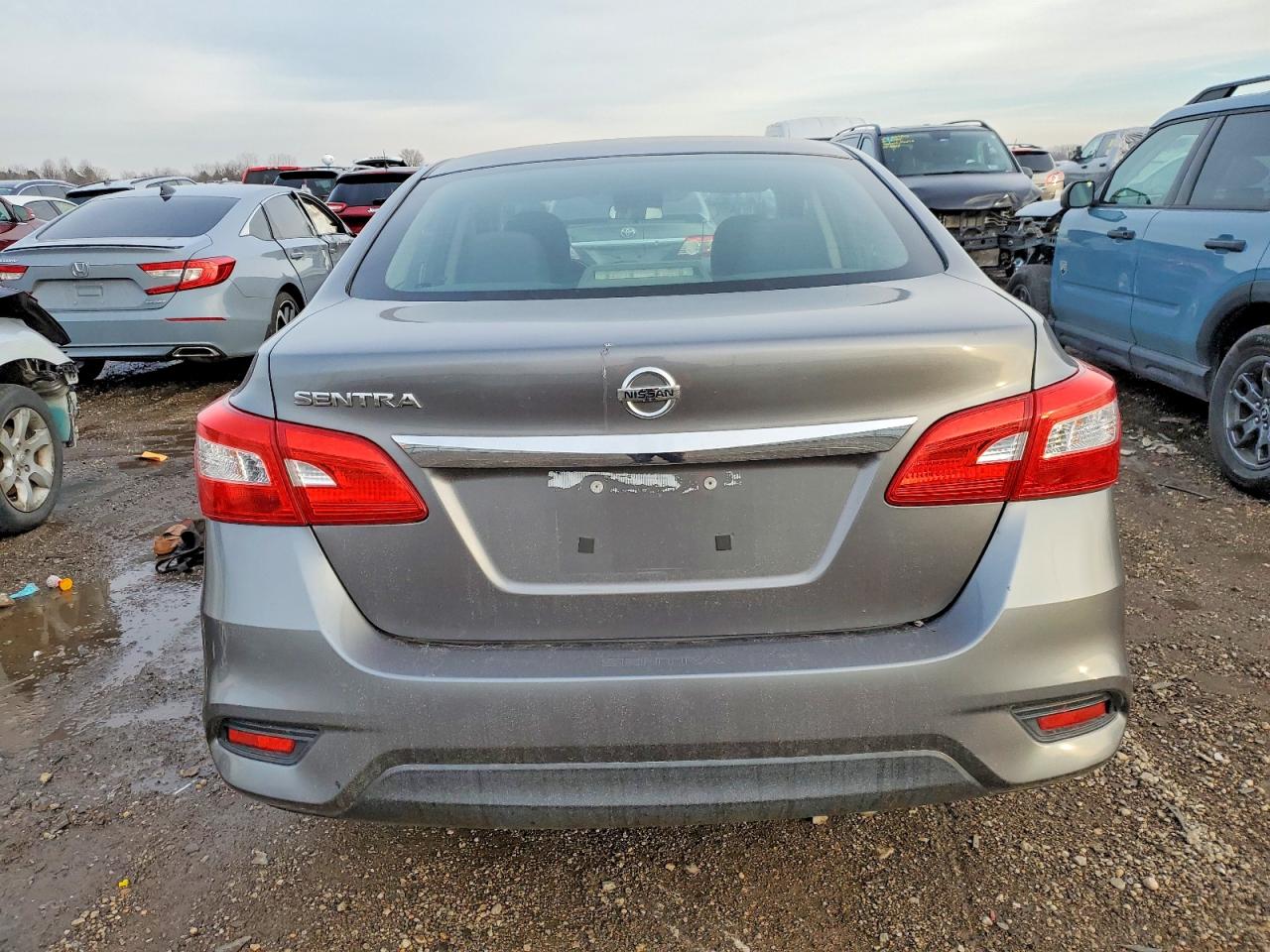 2016 NISSAN SENTRA S photo 6
